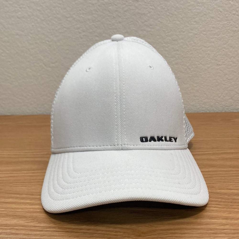 Oakley - golf hat